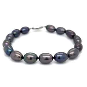Black rice pearl bracelet with silver clasp
