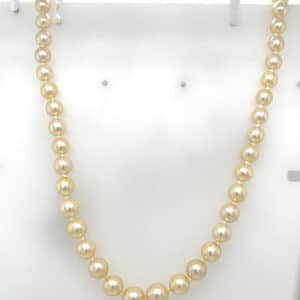 9ct graduated cultured pearls