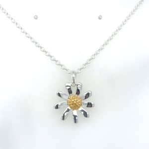 Silver small daisy necklace